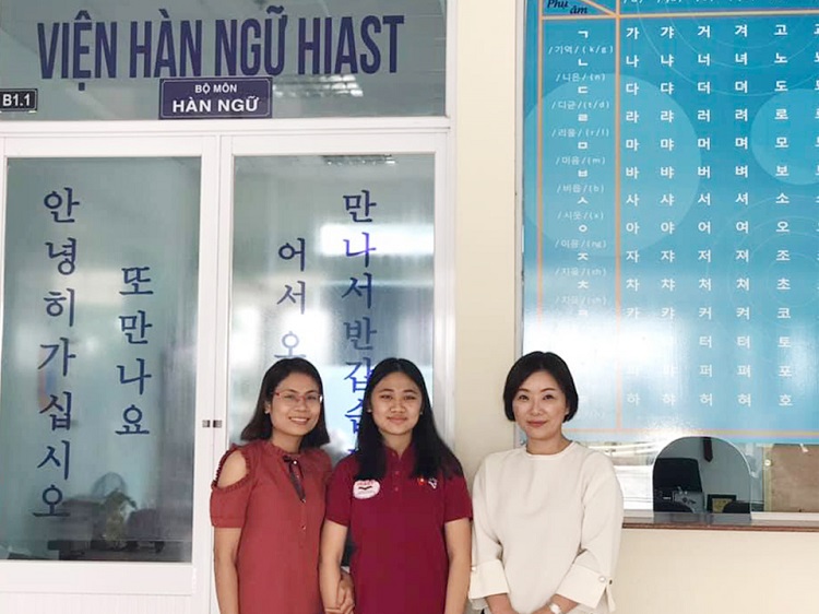Trung tâm Hàn ngữ HIAST là trung tâm dạy học tiếng Hàn tại TPHCM